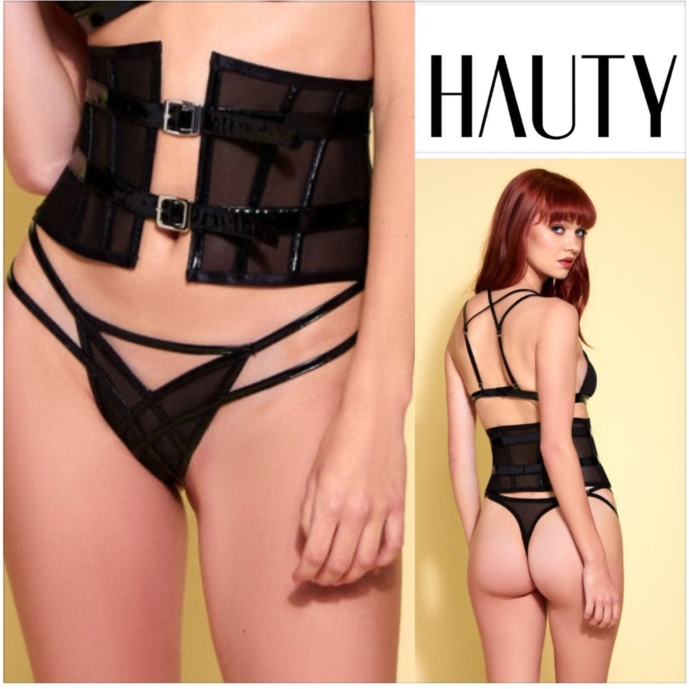 HAUTY BLACK FALL IN LINE WAIST CINCHER Only . Size M
NEW!